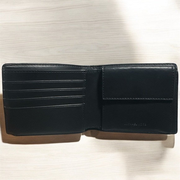Michael Kors Bifold Leather Wallet - Picture 3 of 8